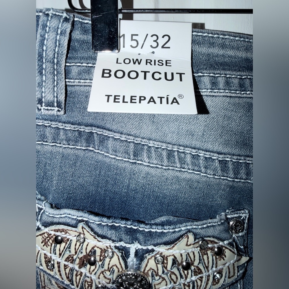 NWT Telepatia Low Rise Bootcut Angel Wing back Pocket Embroidered with Rhi - Picture 8 of 9